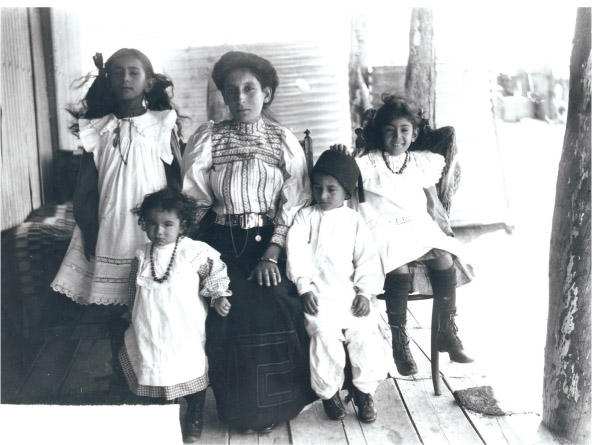 Source 14.16 Adelaide Moosha and her children Nazhebe, Zainabi, Lal and Partimah in Marree, 1910. Her husband, Moosha Balooch, was a cameleer.