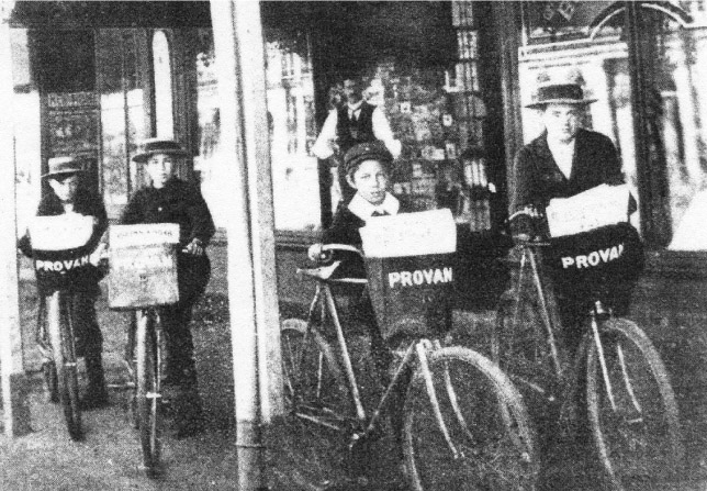 Source 14.25 Low-paid child workers deliver newspapers in the country town of Toowoomba, Queensland in 1904.